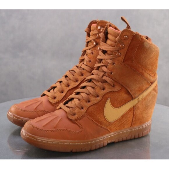Nike Dunk Sky Women's Hidden Wedge Sneakers Boots Size 8.5 Suede Tan 584954-200 - Picture 1 of 12